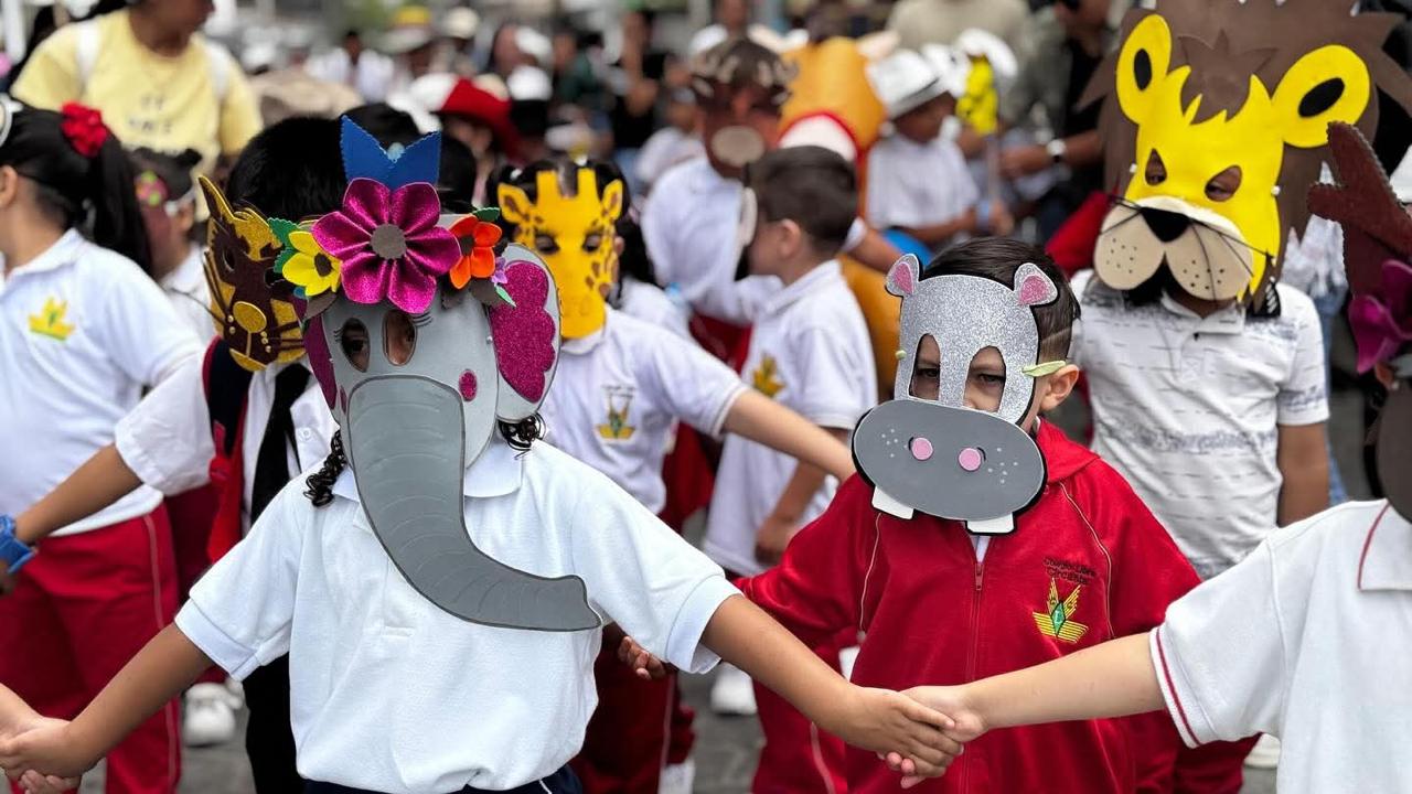 Exposición artística en el coliseo